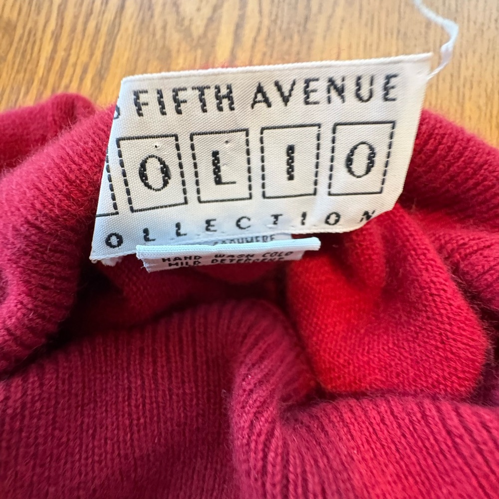 Saks Fifth Avenue Vintage 90’s Y2K Red Cashmere Turtleneck Sweater Size M - Picture 8 of 8
